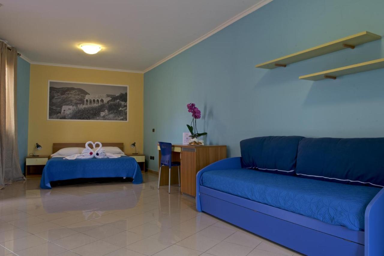 Hotel Ristorante Al Canto Delle Sirene Terracina Exteriör bild