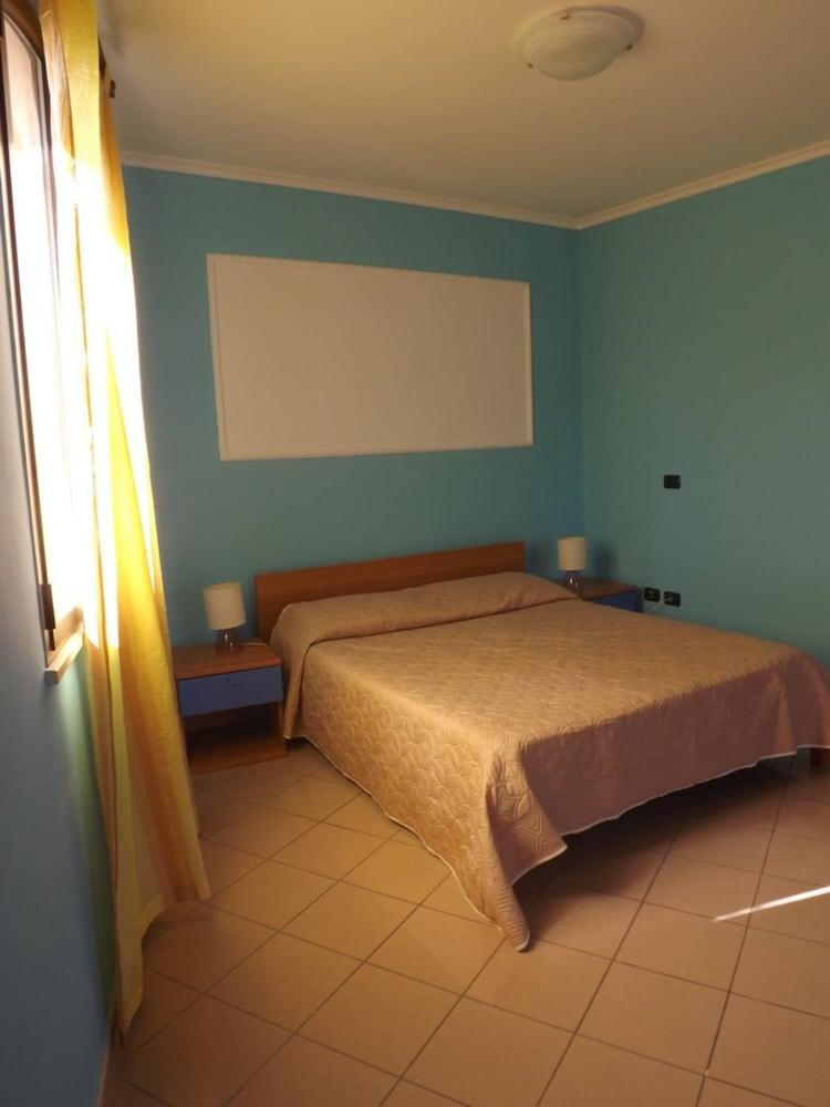 Hotel Ristorante Al Canto Delle Sirene Terracina Exteriör bild