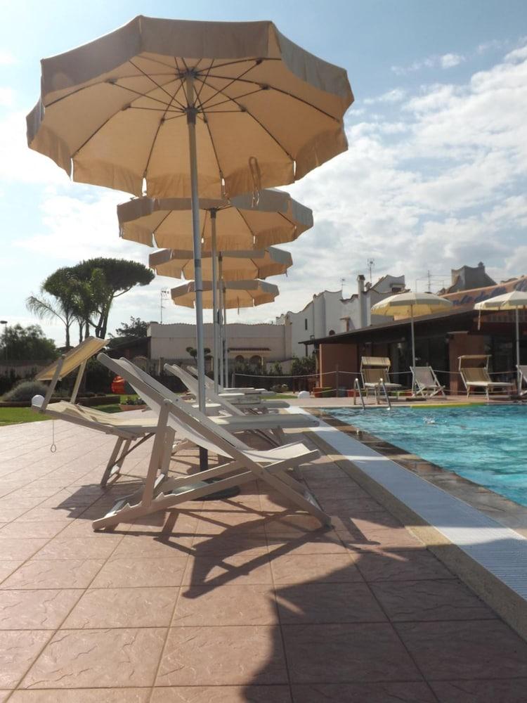 Hotel Ristorante Al Canto Delle Sirene Terracina Exteriör bild